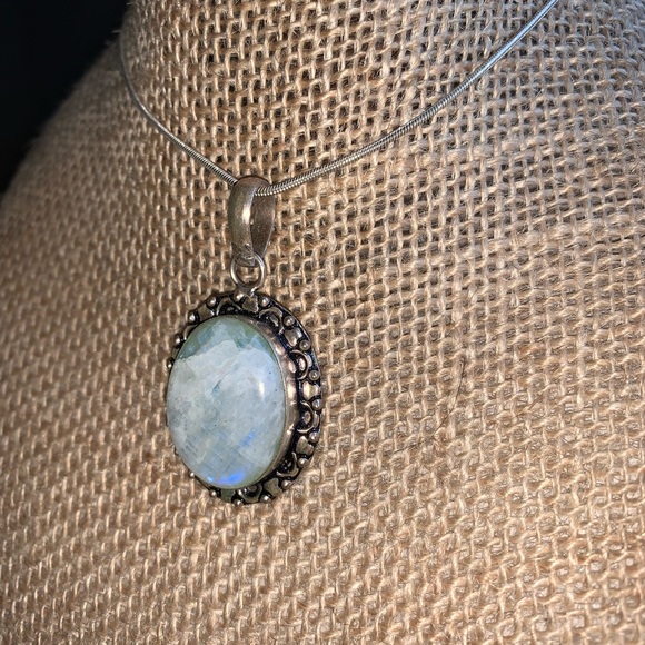 Green Moonstone Vintage Necklace - Picture 3 of 4